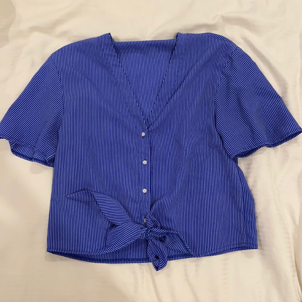Lefties blue & white striped top